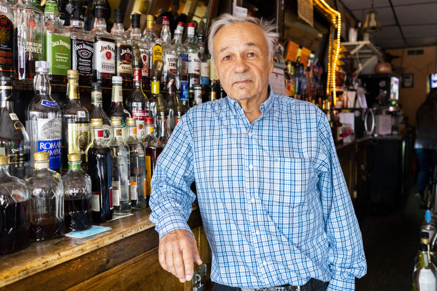 As neighborhood bars disappear, Colesante’s taps its sense of community for survival